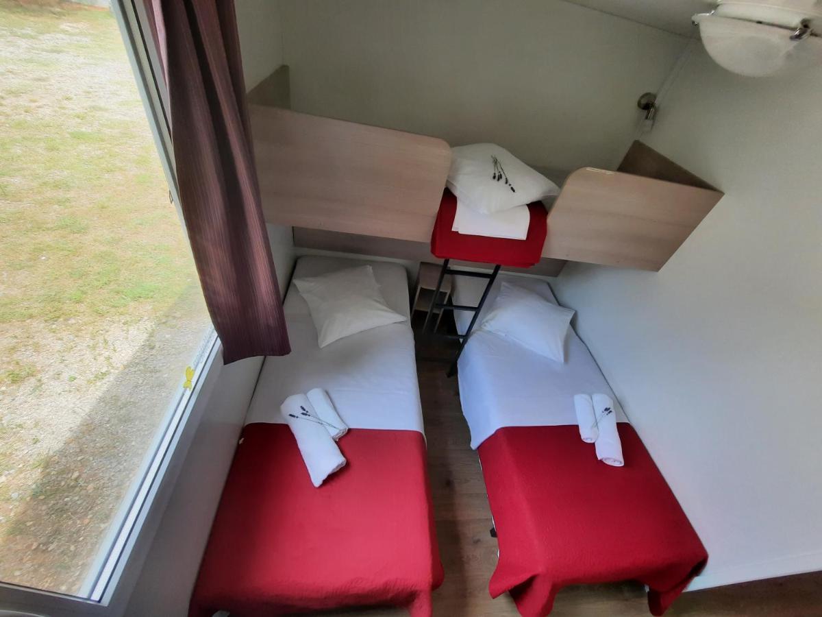 ホテル Kamp Rujno スタリグラード エクステリア 写真